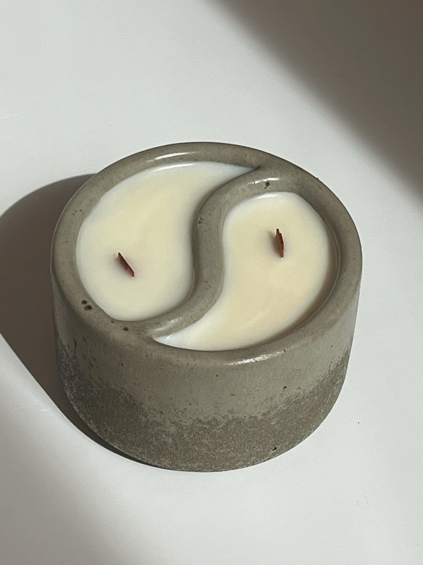 Yin Yang Candle - Duo Scent
